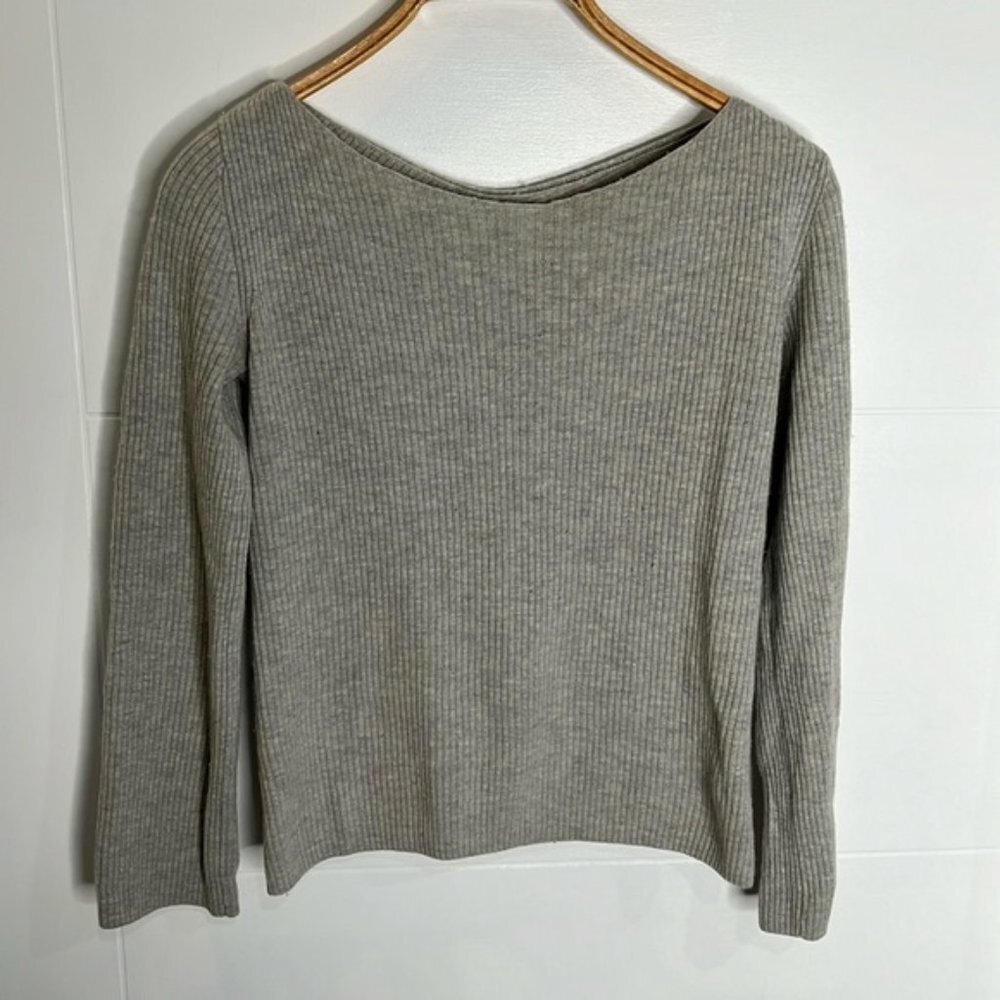 Aritzia Ribbed Long Sleeve Top in Light Gray
